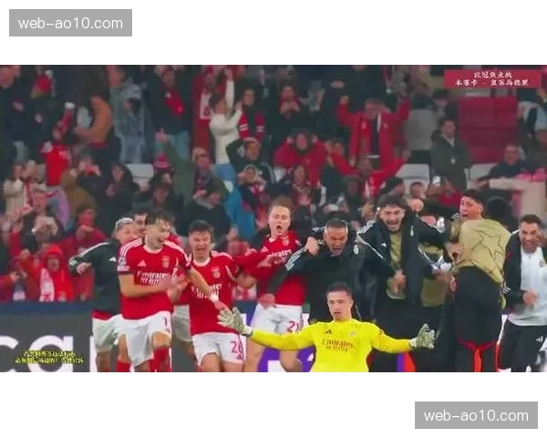 本菲卡门将特鲁宾扑救稳健,面对对手反击处理冷静果断 本菲卡门将特鲁宾扑救稳健,面对对手反击处理冷静果断