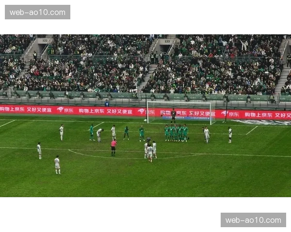 陈晋一任意球世界波 申花小将京沪大战扳平比分